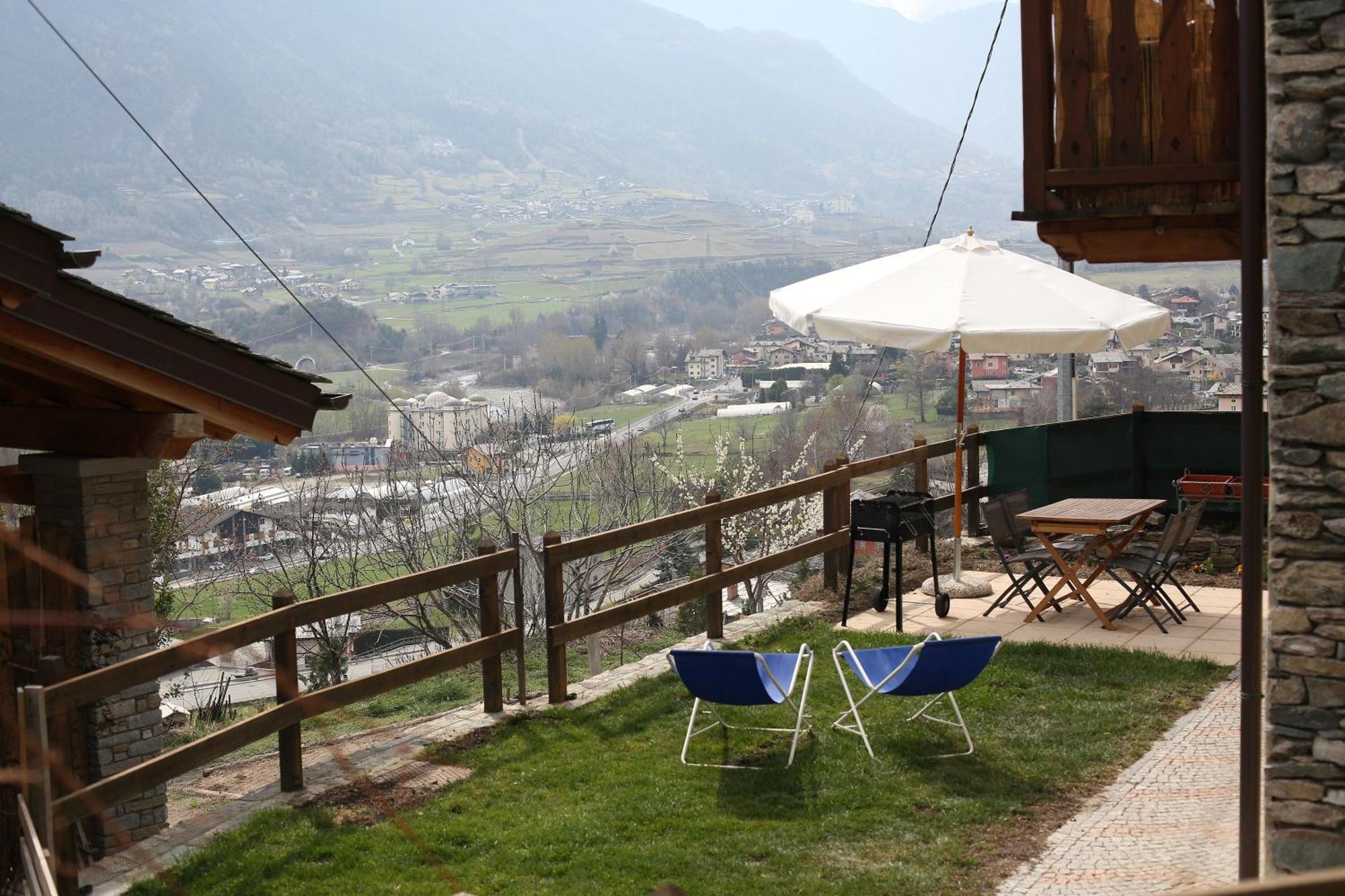 شقة Casa Alpina - Sarre أَويستا الغرفة الصورة